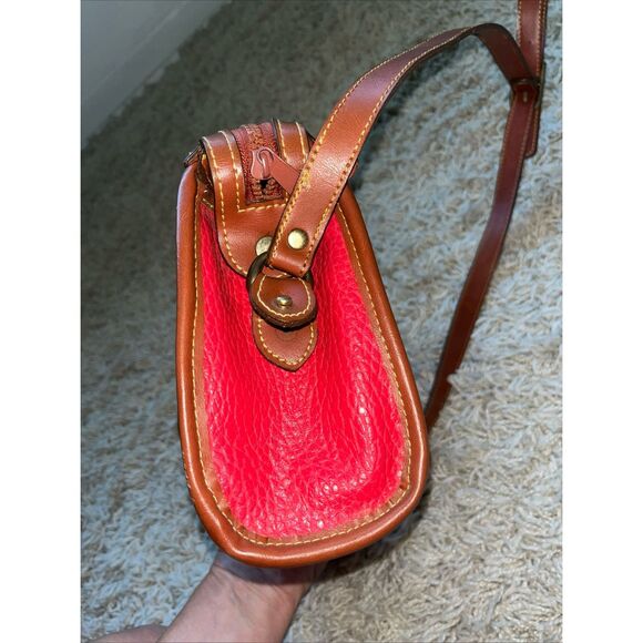 Vintage Dooney & Bourke Red & Brown "All Weather Leather" Shoulder Bag - Picture 6 of 11